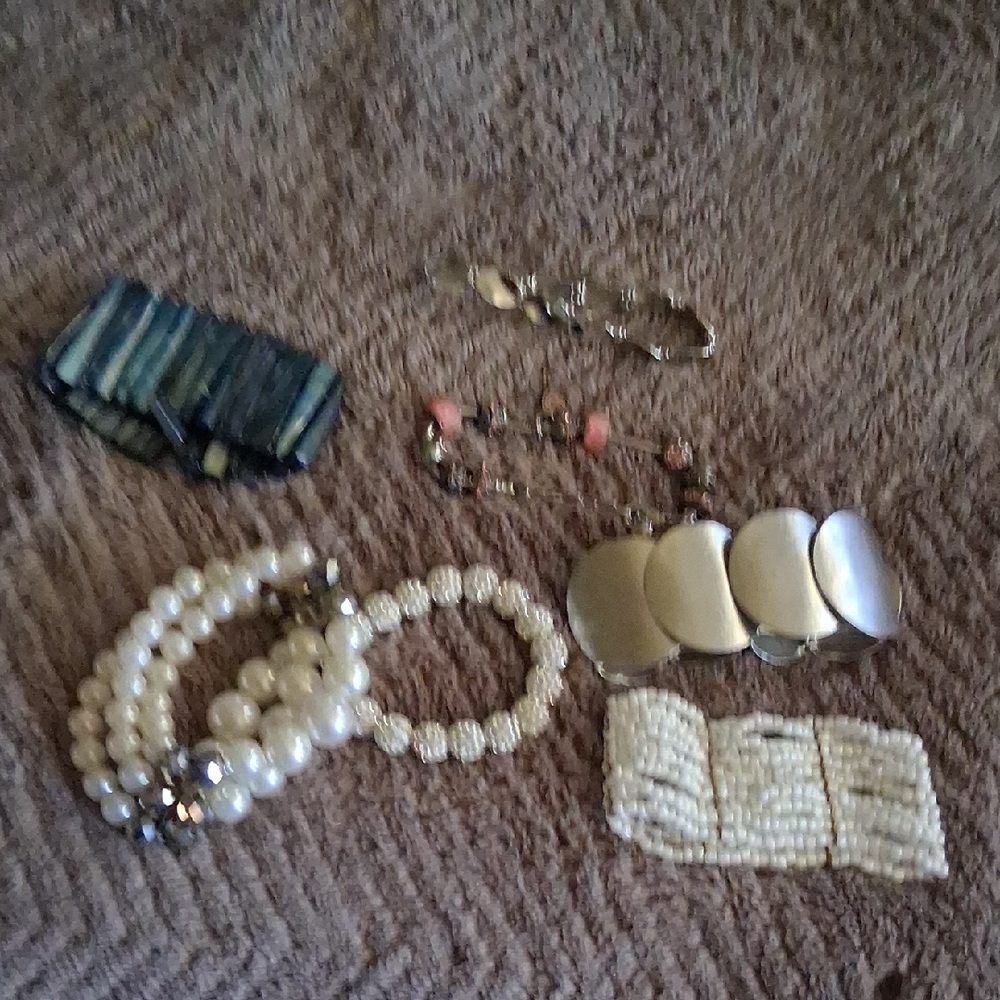 Elegant Silver and Pearl Jewelry Set
